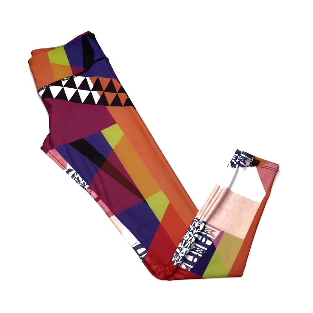 Onzie Graphic Leggings in Geometric Triangles